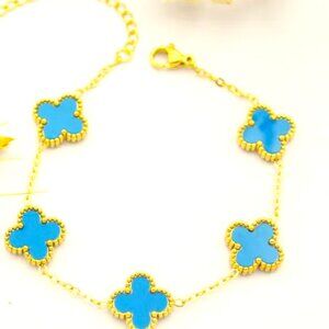 AZURE BLUE BORDERED BY 18K GOLD DIPPED 5 CLOVER BRACELET WITH EXTENDER.